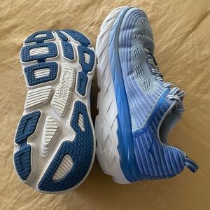 Hoka one one W Bondi 6 size 9.5 no insoles